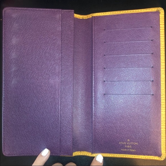 VINTAGE LOUIS VUITTON EPI WALLET - Picture 2 of 5